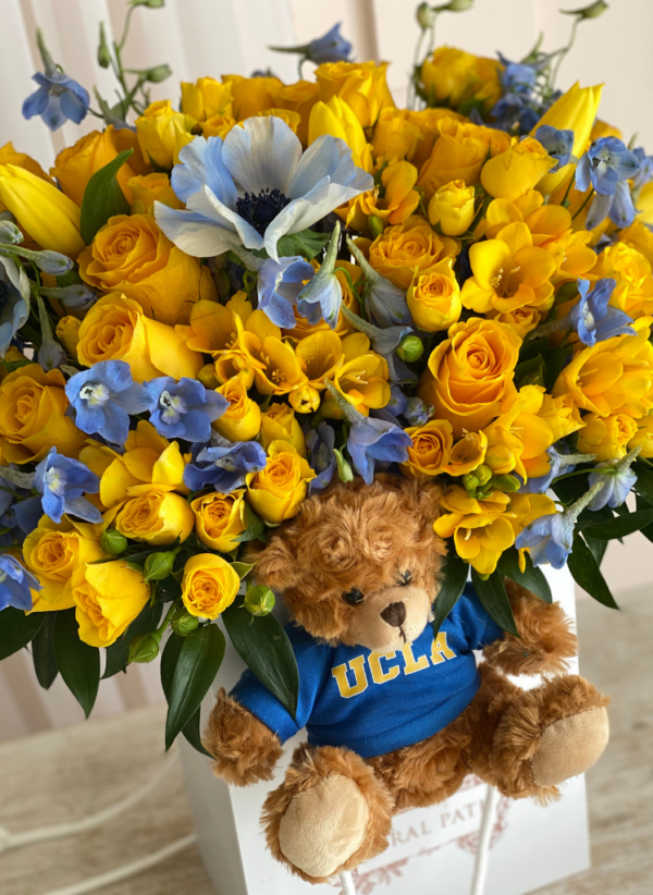ucla graduation flowers yellow and light blue flowers for graduation